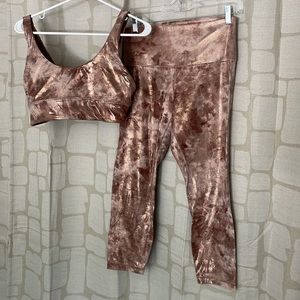Shiny Lululemon set.